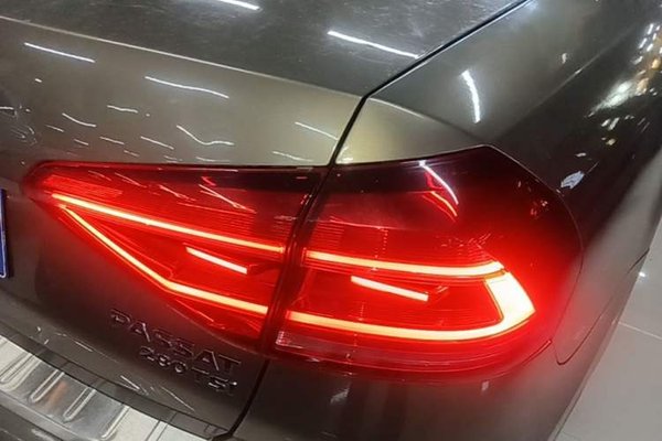 Volkswagen Passat 2016, 140800 км, за 8835 USD - фото 7