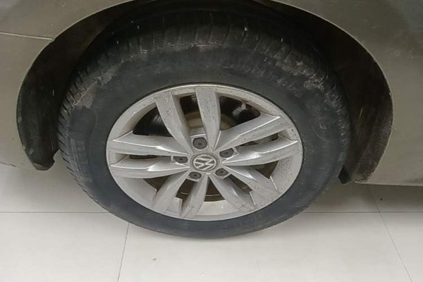 Volkswagen Passat 2016, 140800 км, за 8835 USD - фото 10