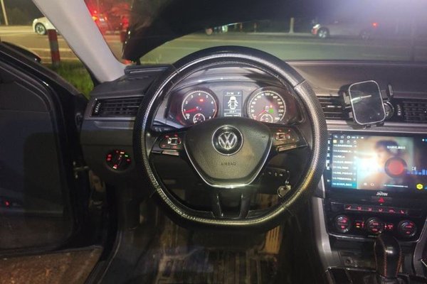 Volkswagen Passat 2016, 163299 км, за 6451 USD - фото 14