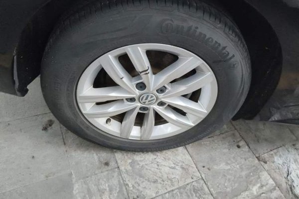 Volkswagen Passat 2016, 179200 км, за 8084 USD