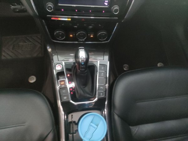 Volkswagen Passat 2016, 104000 км, за 11305 USD - фото 17