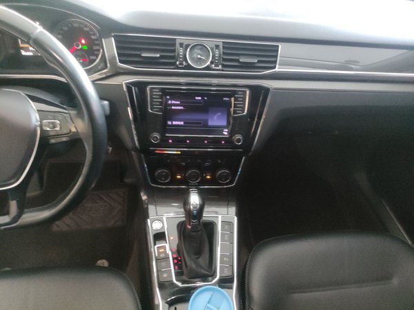 Volkswagen Passat 2016, 104000 км, за 11305 USD - фото 16