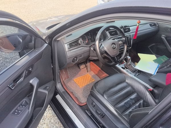 Volkswagen Passat 2016, 65800 км, за 10162 USD - фото 17