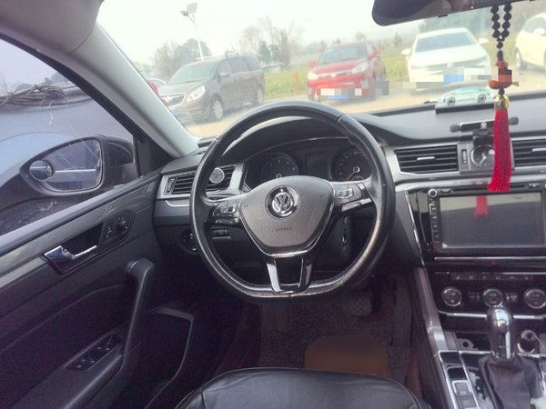 Volkswagen Passat 2016, 65800 км, за 10162 USD - фото 11