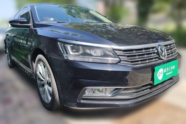 Volkswagen Passat 2016, 66100 км, за 8446 USD