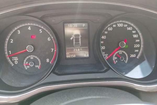 Volkswagen Passat 2016, 66100 км, за 8446 USD - фото 11