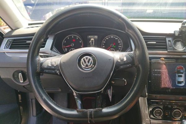 Volkswagen Passat 2016, 66100 км, за 8446 USD - фото 10