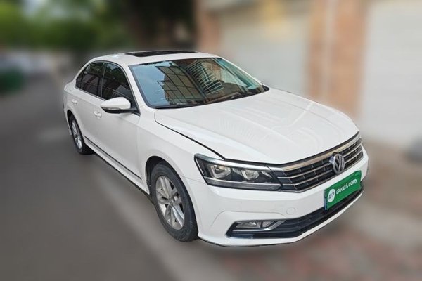 Volkswagen Passat 2016, 160400 км, за 6122 USD