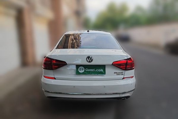 Volkswagen Passat 2016, 160400 км, за 6122 USD