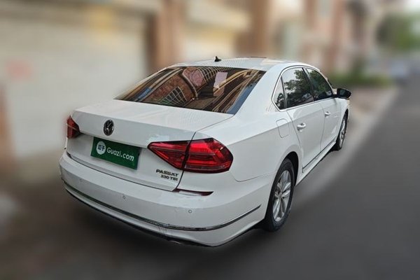 Volkswagen Passat 2016, 160400 км, за 6122 USD - фото 6