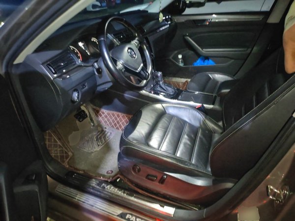 Volkswagen Passat 2017, 130100 км, за 8078 USD - фото 16