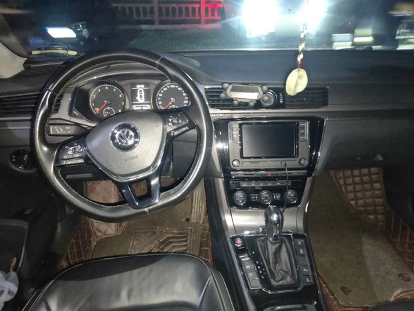 Volkswagen Passat 2017, 130100 км, за 8078 USD - фото 10