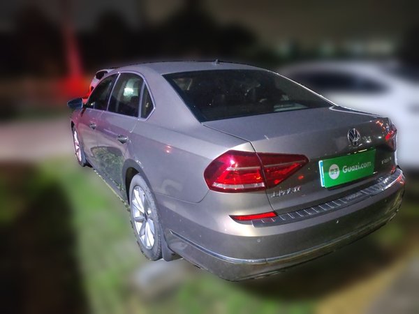 Volkswagen Passat 2017, 130100 км, за 8078 USD