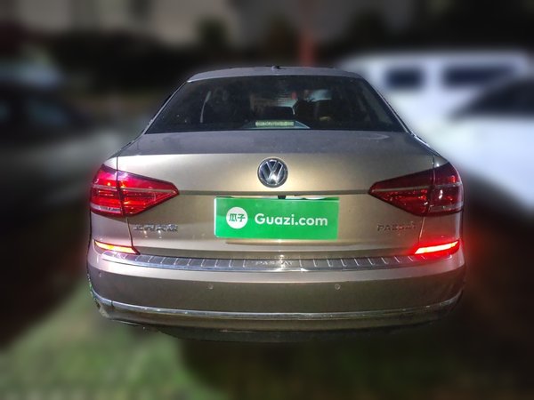 Volkswagen Passat 2017, 130100 км, за 8078 USD
