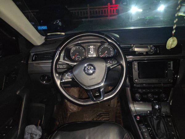 Volkswagen Passat 2017, 130100 км, за 8078 USD - фото 11