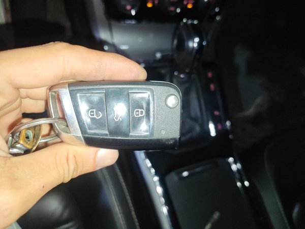 Volkswagen Passat 2017, 130100 км, за 8078 USD - фото 9