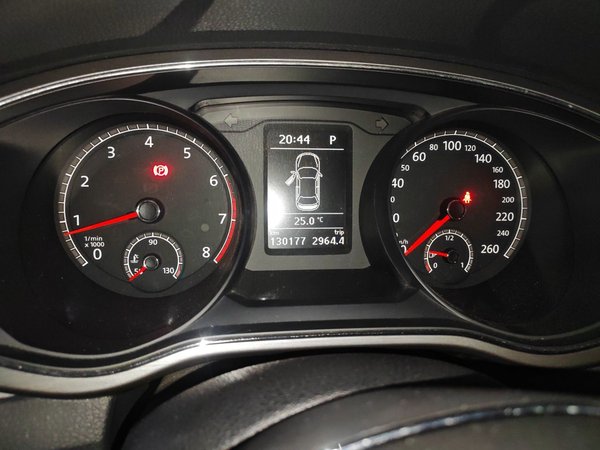 Volkswagen Passat 2017, 130100 км, за 8078 USD - фото 12