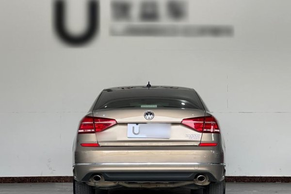 Volkswagen Passat 2017, 85000 км, за 11883 USD