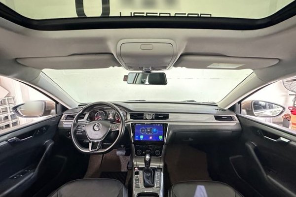 Volkswagen Passat 2017, 85000 км, за 11883 USD - фото 8