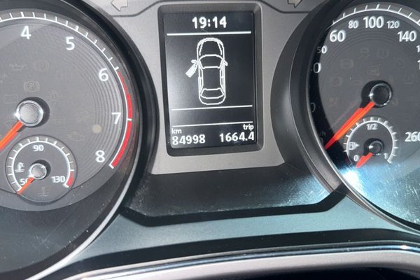 Volkswagen Passat 2017, 85000 км, за 11883 USD - фото 7