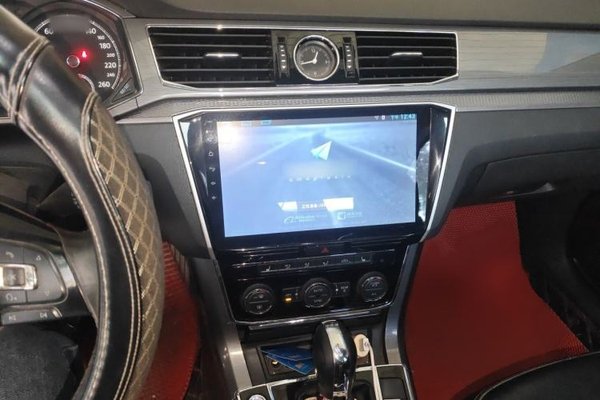 Volkswagen Passat 2017, 135900 км, за 9838 USD - фото 12