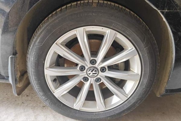 Volkswagen Passat 2017, 135900 км, за 9838 USD - фото 8