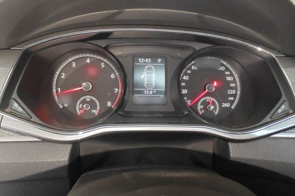 Volkswagen Passat 2017, 135900 км, за 9838 USD - фото 10