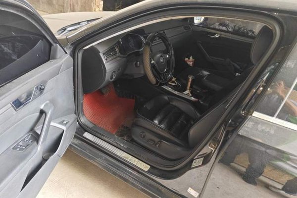 Volkswagen Passat 2017, 135900 км, за 9838 USD - фото 19