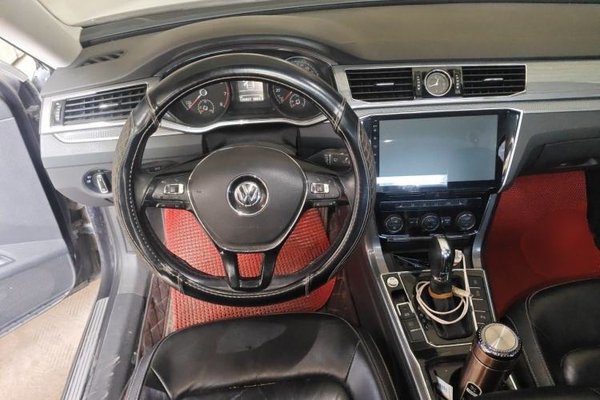 Volkswagen Passat 2017, 135900 км, за 9838 USD - фото 9