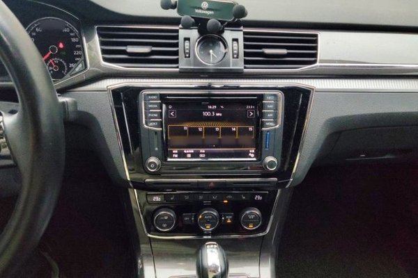 Volkswagen Passat 2017, 32100 км, за 12614 USD - фото 11