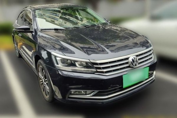 Volkswagen Passat 2017, 32100 км, за 12614 USD