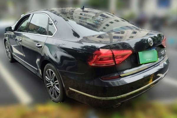 Volkswagen Passat 2017, 32100 км, за 12614 USD