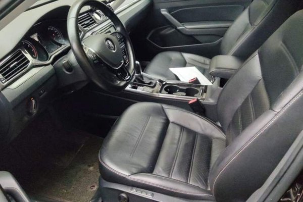 Volkswagen Passat 2017, 32100 км, за 12614 USD - фото 19