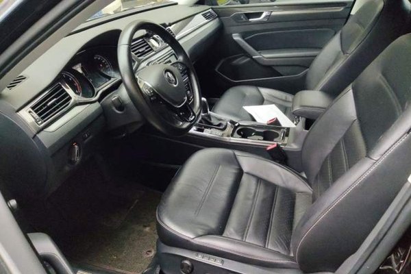 Volkswagen Passat 2017, 32100 км, за 12614 USD - фото 13
