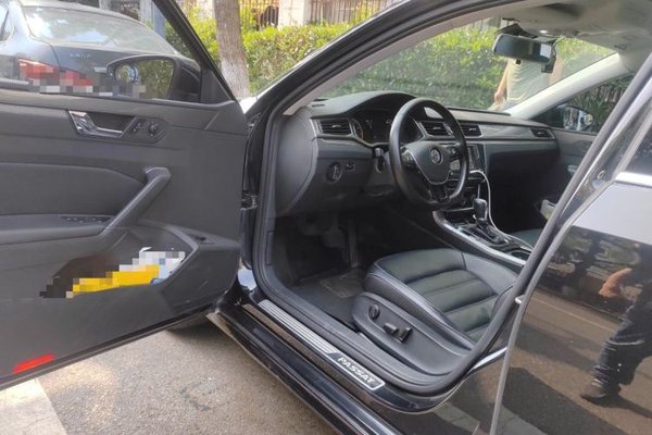 Volkswagen Passat 2017, 70000 км, за 8748 USD - фото 17