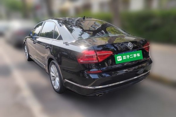 Volkswagen Passat 2017, 70000 км, за 8748 USD