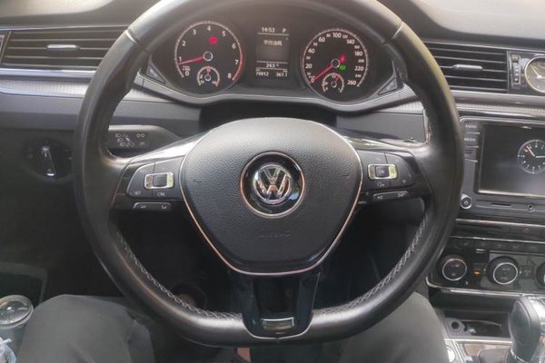 Volkswagen Passat 2017, 70000 км, за 8748 USD - фото 11