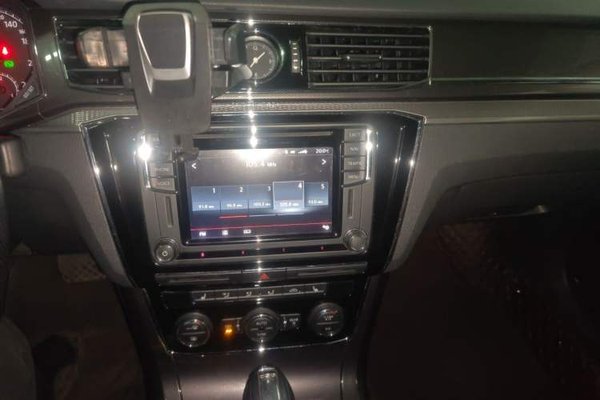 Volkswagen Passat 2017, 78700 км, за 10855 USD - фото 10