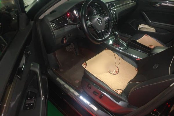 Volkswagen Passat 2017, 78700 км, за 10855 USD - фото 13