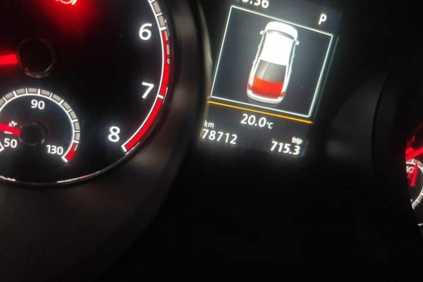 Volkswagen Passat 2017, 78700 км, за 10855 USD - фото 9