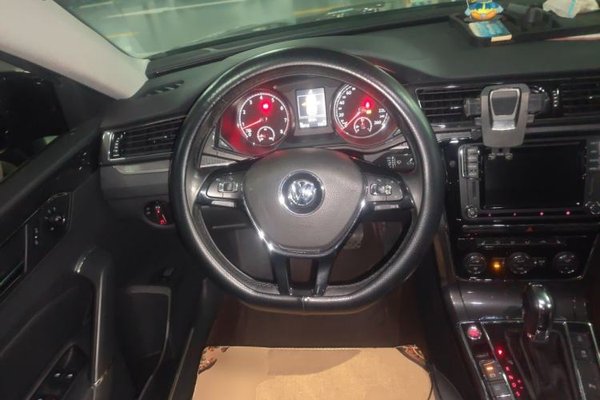 Volkswagen Passat 2017, 78700 км, за 10855 USD - фото 7