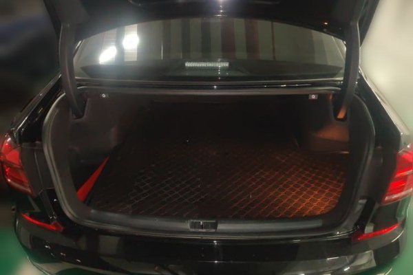 Volkswagen Passat 2017, 78700 км, за 10855 USD - фото 16