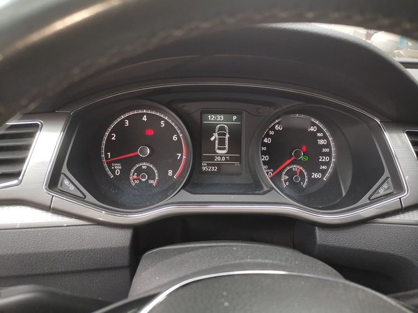 Volkswagen Passat 2017, 95200 км, за 10963 USD - фото 10