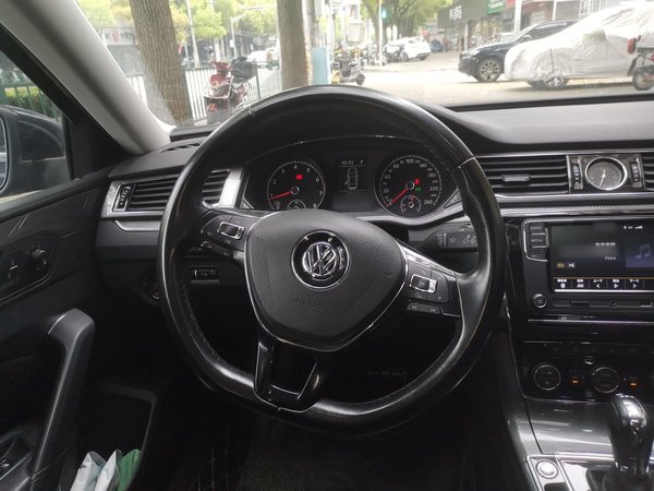 Volkswagen Passat 2017, 95200 км, за 10963 USD - фото 9