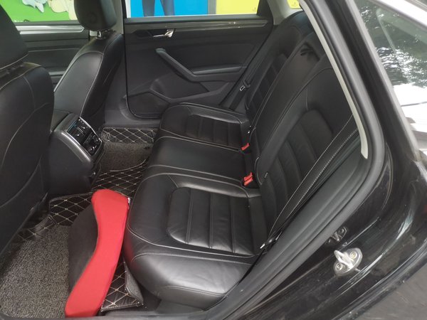 Volkswagen Passat 2017, 95200 км, за 10963 USD - фото 20