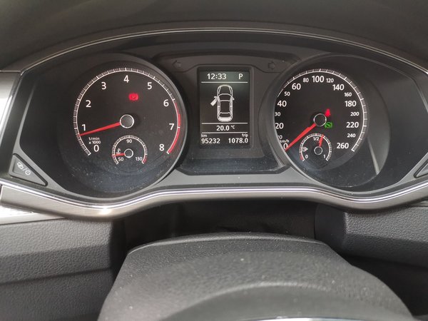 Volkswagen Passat 2017, 95200 км, за 10963 USD - фото 11