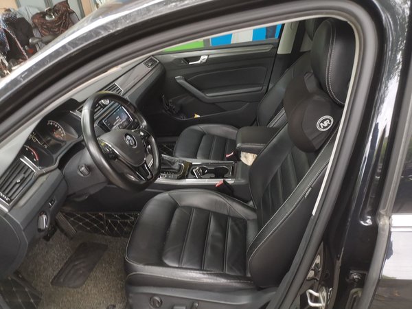 Volkswagen Passat 2017, 95200 км, за 10963 USD - фото 14