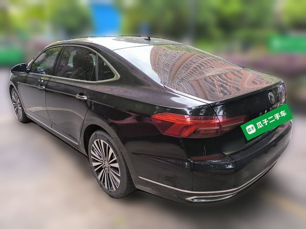Volkswagen Passat 2019, 132100 км, за 10881 USD