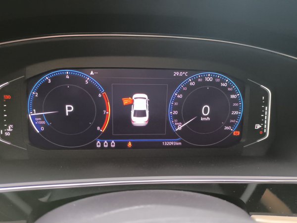 Volkswagen Passat 2019, 132100 км, за 10881 USD - фото 13