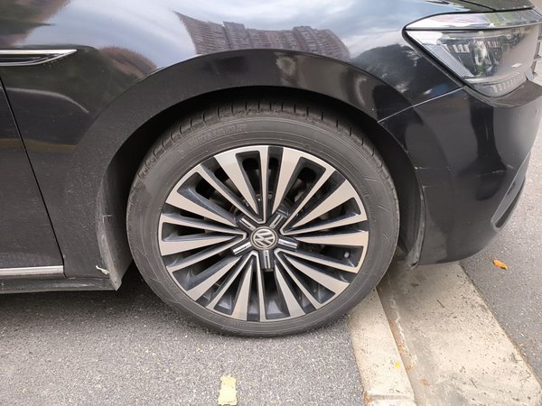 Volkswagen Passat 2019, 132100 км, за 10881 USD - фото 9
